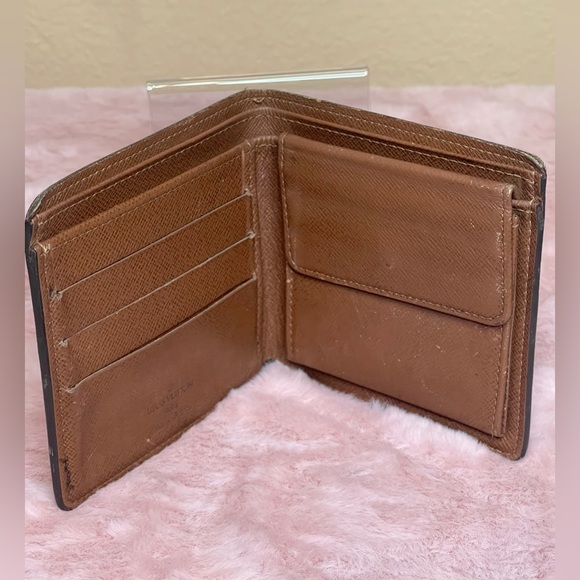 Louis Vuitton Monogram Men’s Wallet - Date code VI0021 - Picture 8 of 13